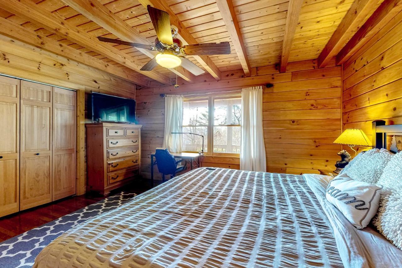 Lazy Bear Lodge Sevierville Exteriör bild