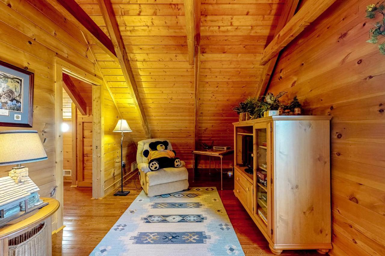 Lazy Bear Lodge Sevierville Exteriör bild