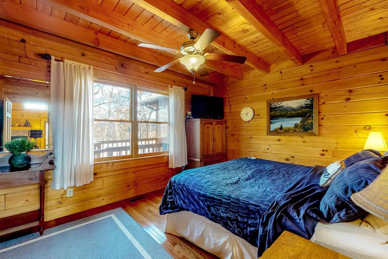 Lazy Bear Lodge Sevierville Exteriör bild