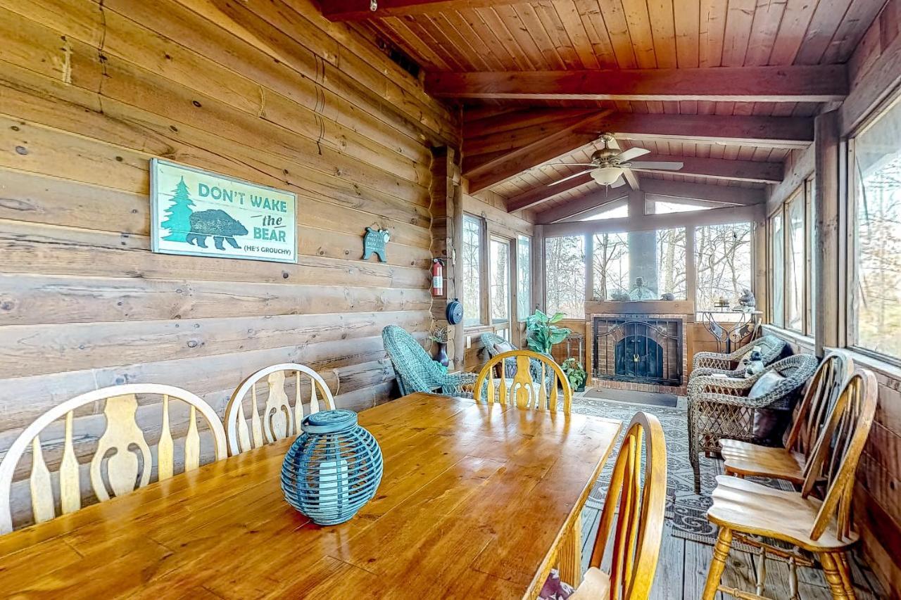 Lazy Bear Lodge Sevierville Exteriör bild